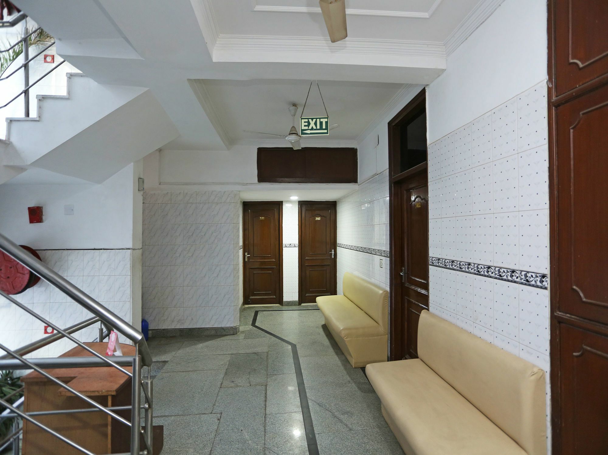 Oyo 472 Hotel Sareen New Delhi Exterior photo