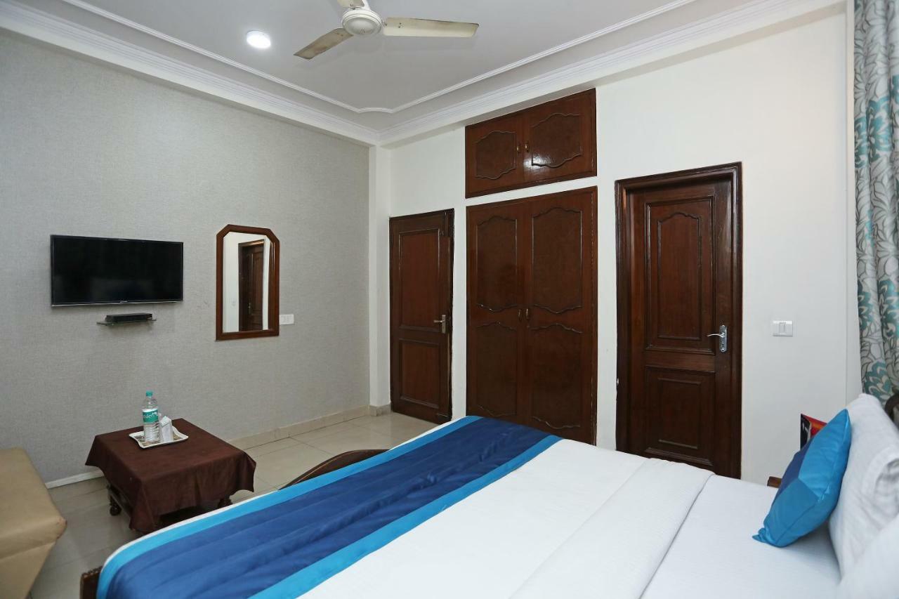 Oyo 472 Hotel Sareen New Delhi Exterior photo